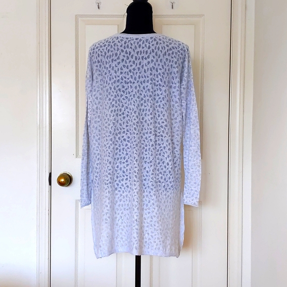 NWOT. H&M Rayon Blended Dropped Shoulder Long Sleeve Loose Fit Patterned Tunic. - Picture 2 of 4